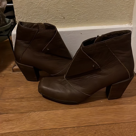 leather heeled boots - Picture 4 of 10
